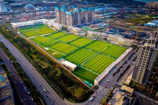 大部分蓝黑球员已经决定继续跟国米的计划相结合，他们无意中断目前与俱乐部在个个方面都很积极的合作关系。